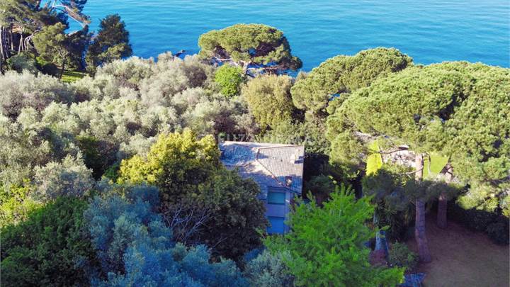 Prestigiosa Villa Fronte Mare da Ristrutturare