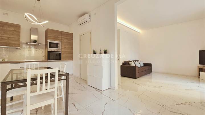 Zona Porto Carlo Riva - Appartamento in Villa con Giardino